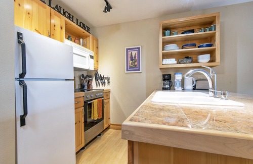 Driggs Condo | Yellowstone & Grand Teton Parks!3 Community Hot Tubs! Updated, Stocked & Clean!