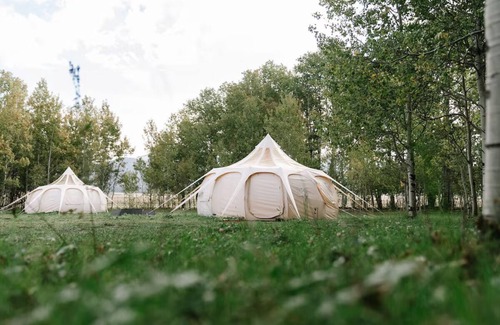 Island Park RV Rental | Yellowstone Luxury Family Bell Tent Sleeps 5