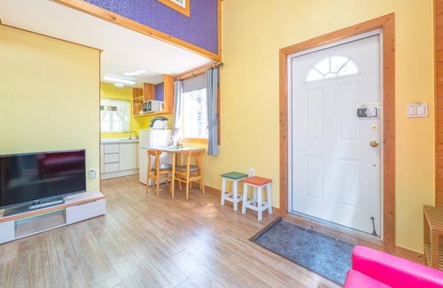 Pokchon House | Yeosu Noeul Walk Pet Pension