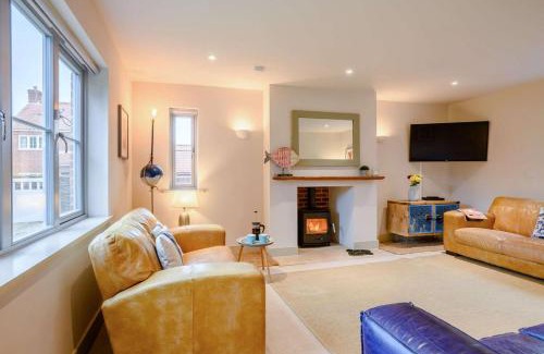 Weybourne House | Yew Tree House