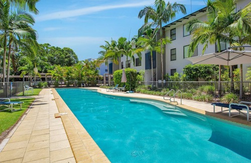 Rainbow Beach Apartment | Yiningie Apartment- Baden 9 - Rainbow Shores. Swimming pool, walk to beach, air conditioned