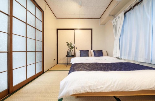 Shinjuku Apartment | YK building