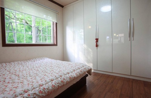 Yongin House | Yongin Neutinamu Pension