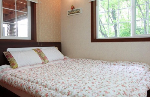 Yongin House | Yongin Neutinamu Pension