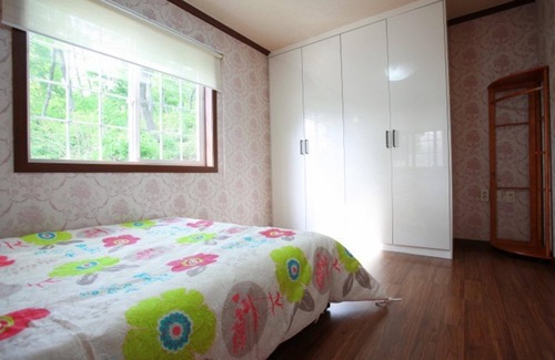 Yongin House | Yongin Neutinamu Pension