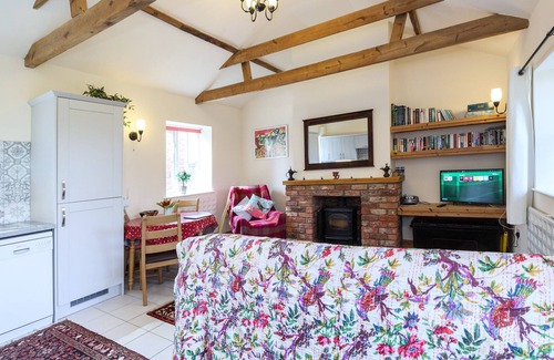 Storwood Cottage | YORK, THORGANBY FARM COTTAGES,YORK/SELF CATERING ,FAMILY & PET FRIENDLY.PARKING