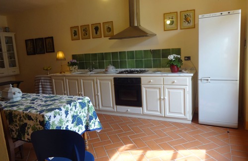 Vicopelago Cottage | Yorkie Cottage in Lucca in the grounds of a historic house