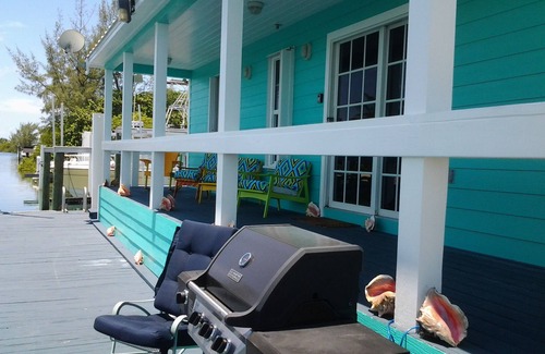 Port Royal House | You'll Love this Super Nice 2/2 with FREE Dockage Golf Cart Rentals aval. wifi