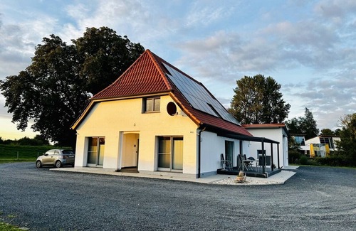Bremervoerde House | Young dyke house Idyllically situated on the Oste with a view of Lake Vörder