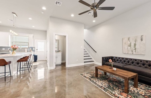 Youngsville House | Youngsville Stay Two Kings+ En Suites by Complex