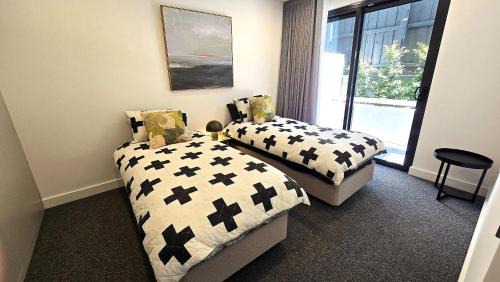 Hampton Apartment | Your 2 Bed Hampton Haven with parking