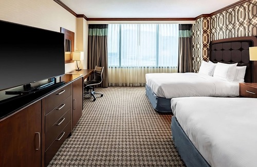 Alexandria West Hotel | Your Alexandria Escape! 4 Relaxing Units, Outdoor and Indoor Pool, Pets Allowed!