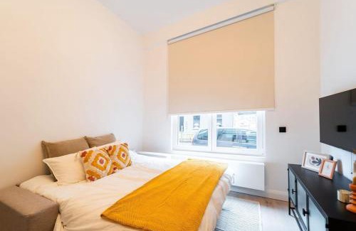 Antwerp Apartment | Your Antwerp Adventure Sleeps 4