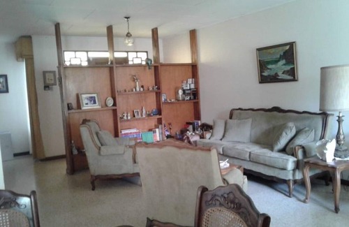 San Pedro Bed & Breakfast | Your B&B garden bedroom in Urbanización Carmiol