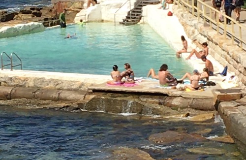 Manly Apartment | Your best choice of direct Beach front accommodation in Manly 4
