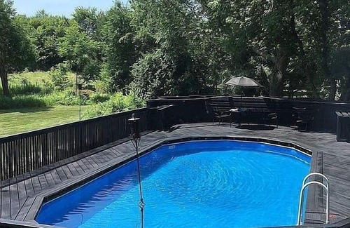 Plato Center House | Your BIG HOME Getaway, 30 minutes to O'Hare Airport, Only 37 miles to Chicago