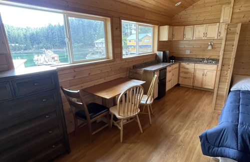 Elfin Cove Cabin | Your Cabin on the Boardwalk