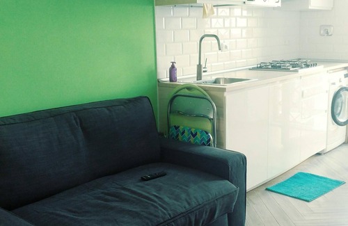 Rione XVIII Castro Pretorio Apartment | Your Colorful home in Rome at 5 minutes from Colosseum, 80 sqm 2 bedrooms