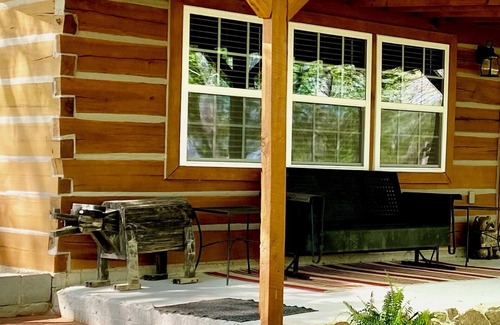 Kingston Cabin | Your cozy hideaway, where the water meets the wild.