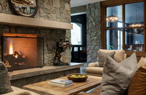 Salt Lake Mountain Resorts Hotel | Your Destination For A Mountain Adventure! Onsite Game Room, Outdoor Pool, Spa