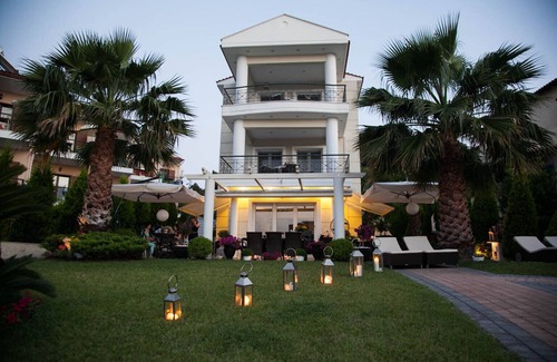Polichrono Apartment | Your dream vacation home in heavenly landscape between pinewood and sea