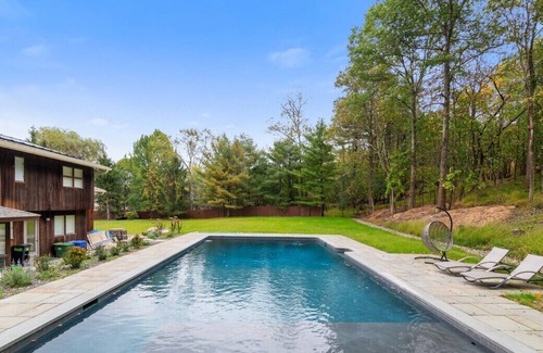Goshen House | Your Family Getaway - 1 Hour from NYC! Hudson Valley Charm w/ Modern Upgrades!