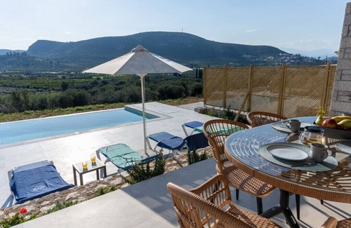Nea Tirintha Cottage | Your heaven of tranquility nestled in the heart of Lefkakia,Nafplio.