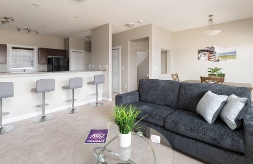Fort McMurray House | Your Home Away From Home in Timberlea, comfortable and fully equipped
