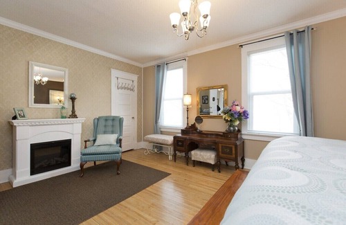 South Lethbridge House | Your Home Away from Home