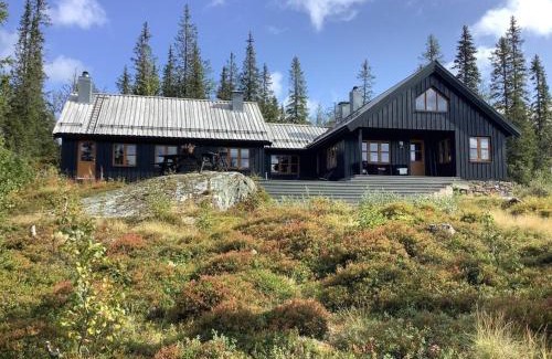 Nordre Land Ski Chalet | Your Ideal Getaway Awaits in This Charming Cabin Retreat