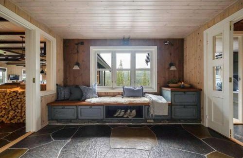 Nordre Land Ski Chalet | Your Ideal Getaway Awaits in This Charming Cabin Retreat