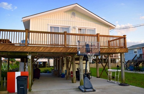 Dauphin Island House | Your Island Getaway Within Walking Distance To The Gulf