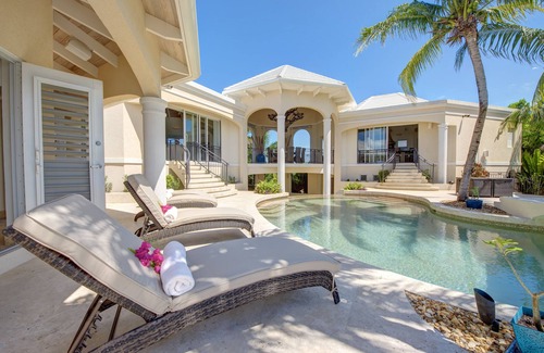 The Bight Villa | Your luxury home sleeps 10 on the World's number one Island and beach