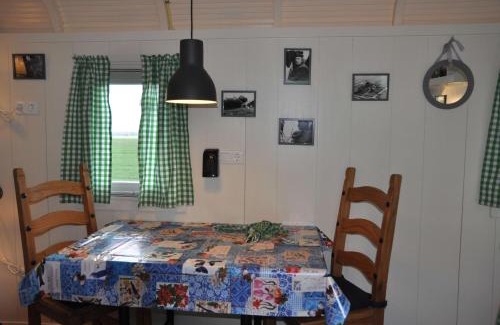 Amsterdam North Bed & Breakfast | Your nice waggon at the Cow's Paradise