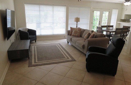 Friendswood House | Your No Hassle Friendswood Home Away from Home