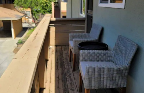 University South Condo | Your Oasis Awaits - Downtown PA Near Stanford 2 bd #657