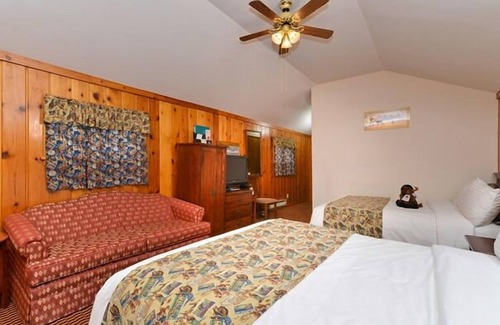 Cody House | Your Old West Adventure Awaits! 2 Family-Friendly Units, Pool, FREE Parking!