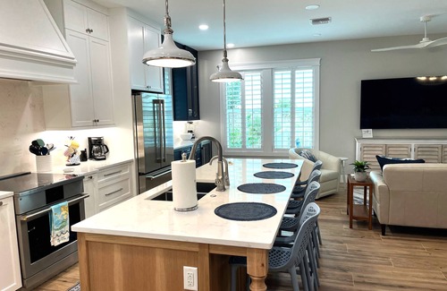 Mid Island House | Your perfect beach getaway! Pool, Tiki Bar, Gulf-side, Ocean!