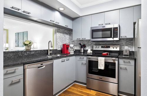 Holmes Beach Condo | Your Perfect Florida Gulf Coast Escape - Mangrove Setting & Modern Luxury