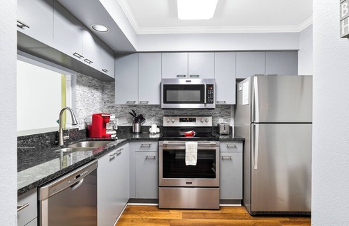 Holmes Beach Condo | Your Perfect Florida Gulf Coast Escape - Mangrove Setting & Modern Luxury