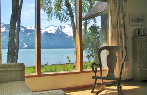 Mud Bay House | Your private retreat on the beach at Paradise Cove