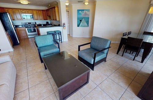 Crystal Harbour Apartment | Your Relaxing Getaway Awaits! Oceanfront, Outdoor Pool, Pets Allowed