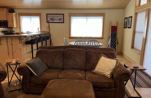 Crescent Cabin | Your Restful Retreat in the Woods at Crescent Lake - Fastest WiFi in the area.