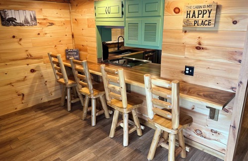 Long Lake Cabin | Your rustic lakeside retreat awaits at Goldens on the Lake!