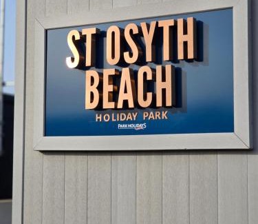 Clacton-on-Sea House | Your Seaside Escape at St Osyth Modern caravan with decking and wifi and parking Nr to Clacton on Sea
