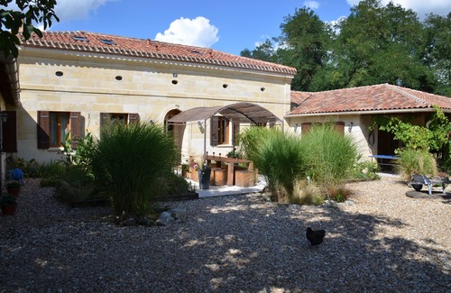 Montpon-Menesterol House | Your secluded country oasis in southwest France
