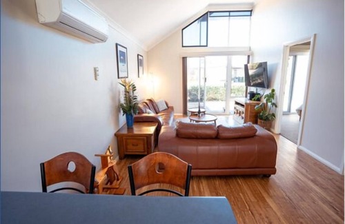 Collingwood Park Villa | Your summer Beach Escape is calling