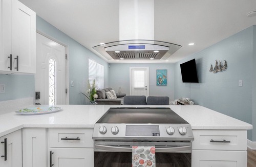 Pinellas Park House | Your Sunny Florida Getaway