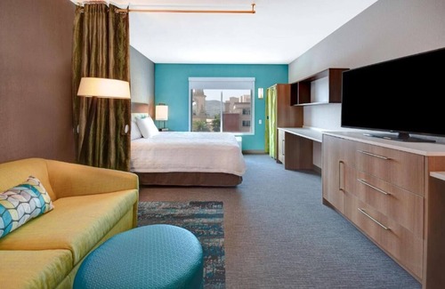 Downtown Tucson Hotel | Your Tucson Getaway: 2 Relaxing Units! Onsite Pool, Pets Allowed!