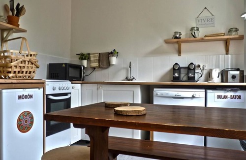 Trie-Chateau RV Rental | Yourte Oulan Bator - Le Village des Templiers